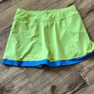 JoFit size medium neon green golf skort